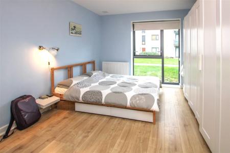 Main bed.jpg