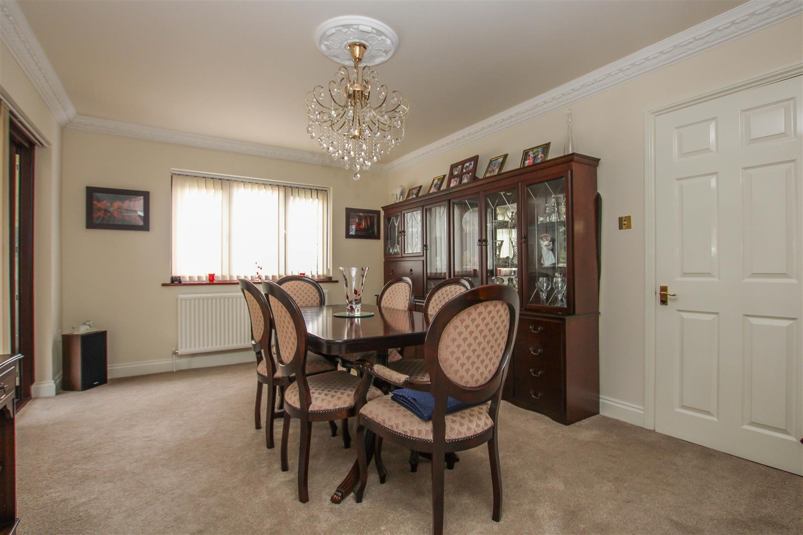 4 bedroom House for sale in Hornchurch
