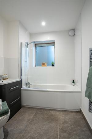 AT202115-HDR.jpg