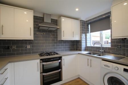Kitchen 2.jpeg