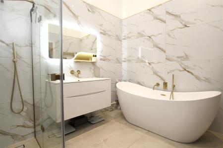 En Suite.jpeg