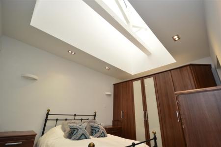 Bed 1a.jpg