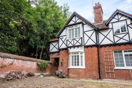 BINGLEY - 49 Tower Cottages-39.png