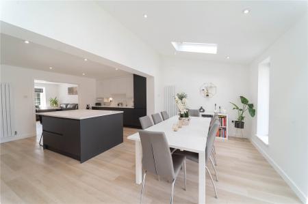 Kitchen/Dining Area