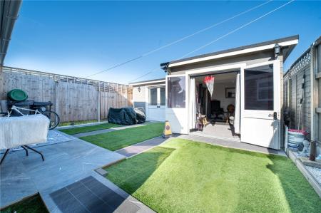 Garden & Outbuilding
