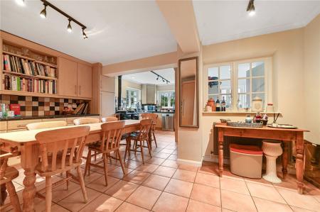Kitchen/Breakfast Rm