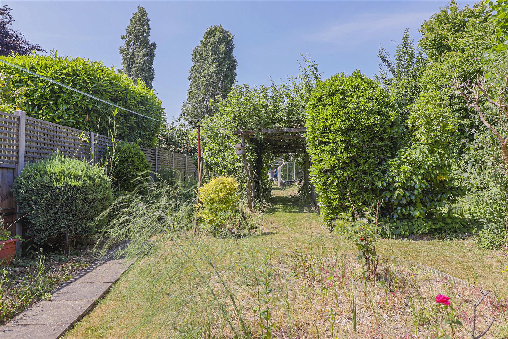 3 bedroom SemiDetached House for sale in Broxbourne