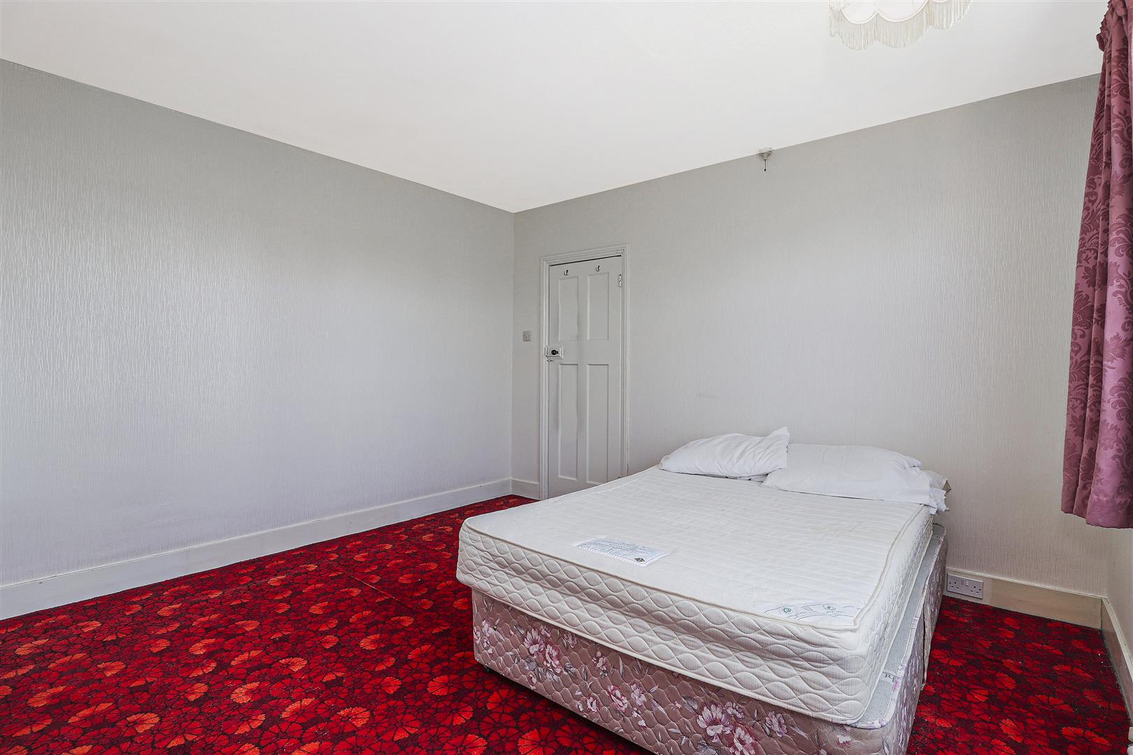 3 bedroom SemiDetached House for sale in Broxbourne