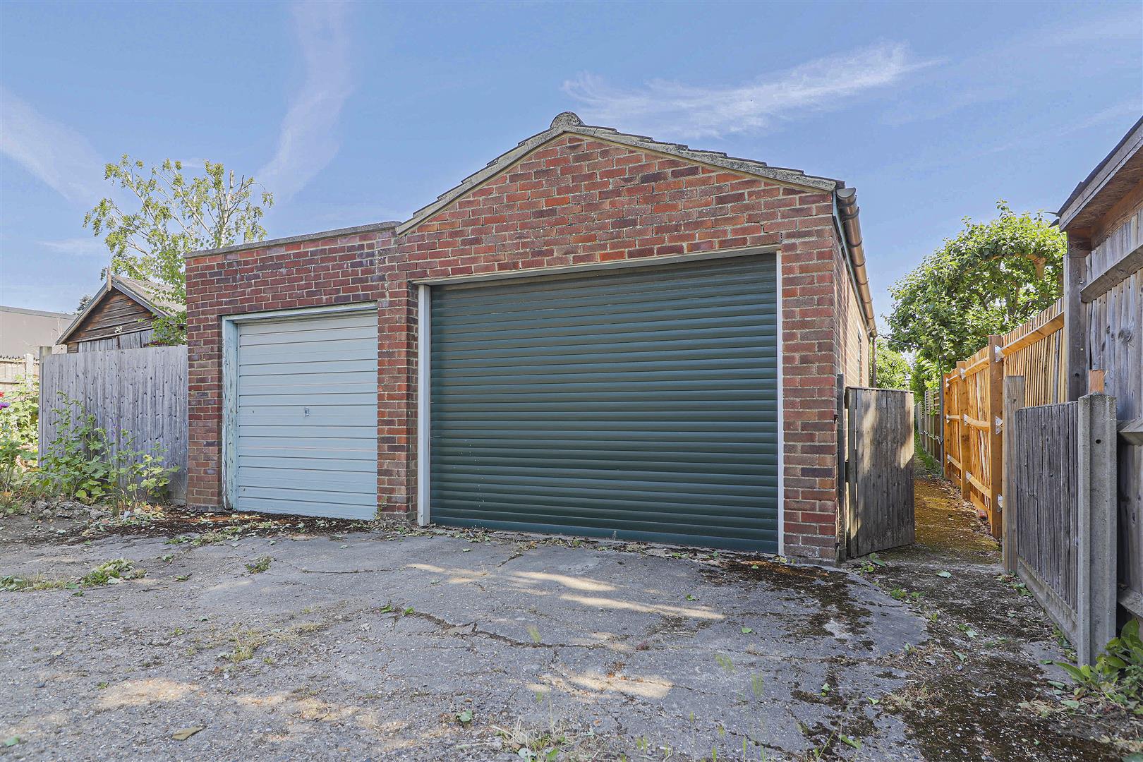 3 bedroom SemiDetached House for sale in Broxbourne