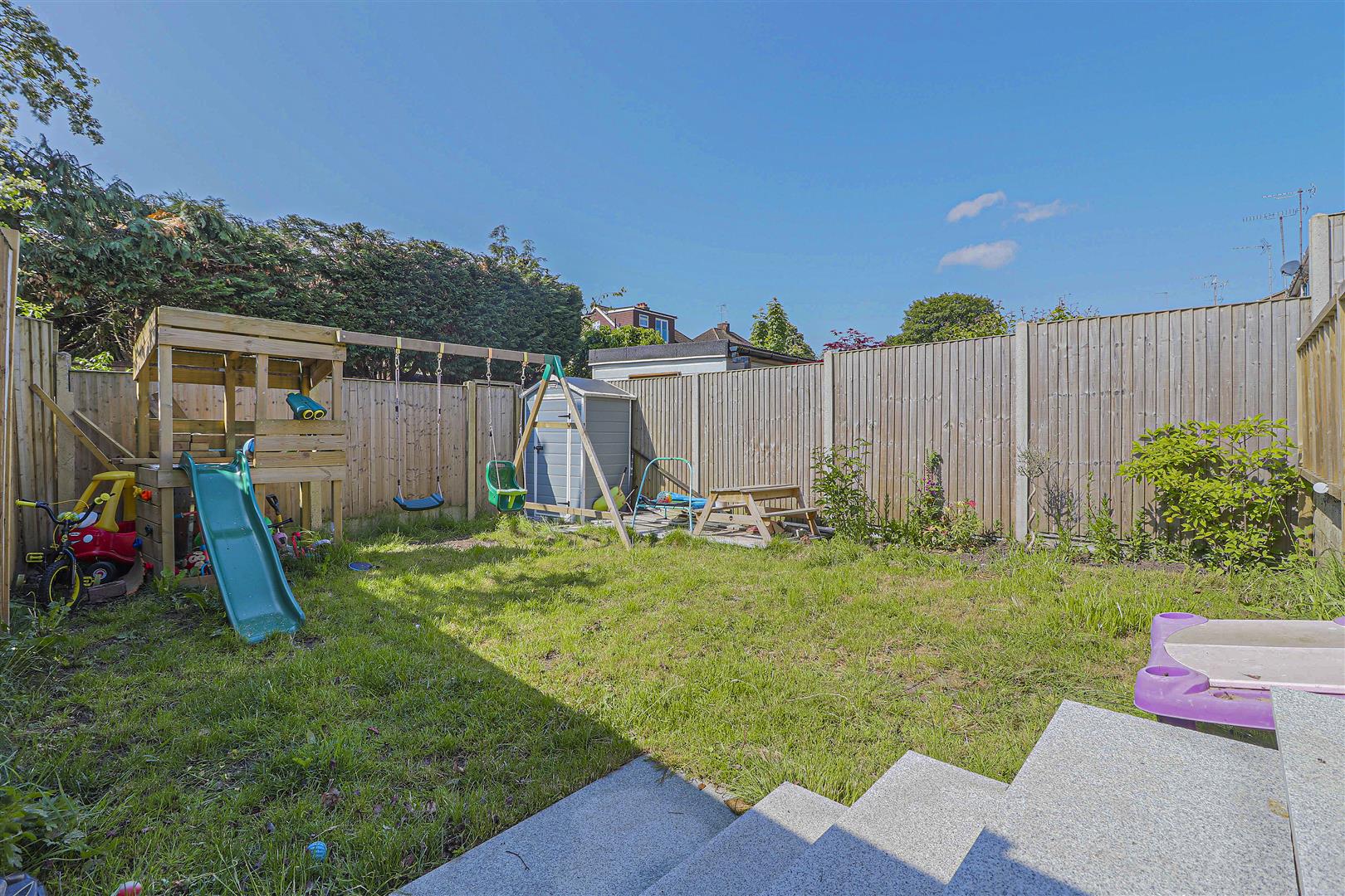 4 bedroom Townhouse for sale in Hoddesdon