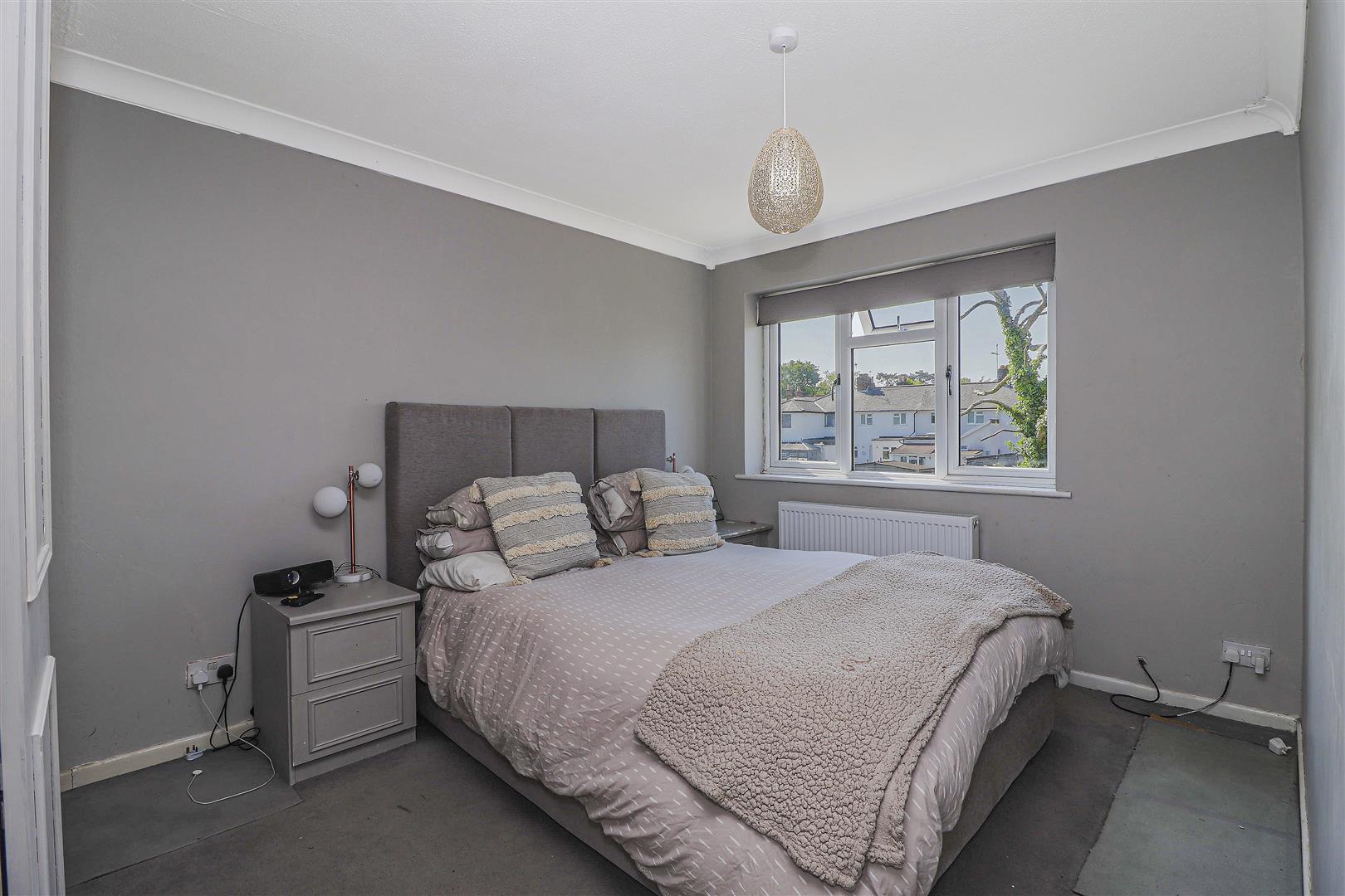 4 bedroom Townhouse for sale in Hoddesdon