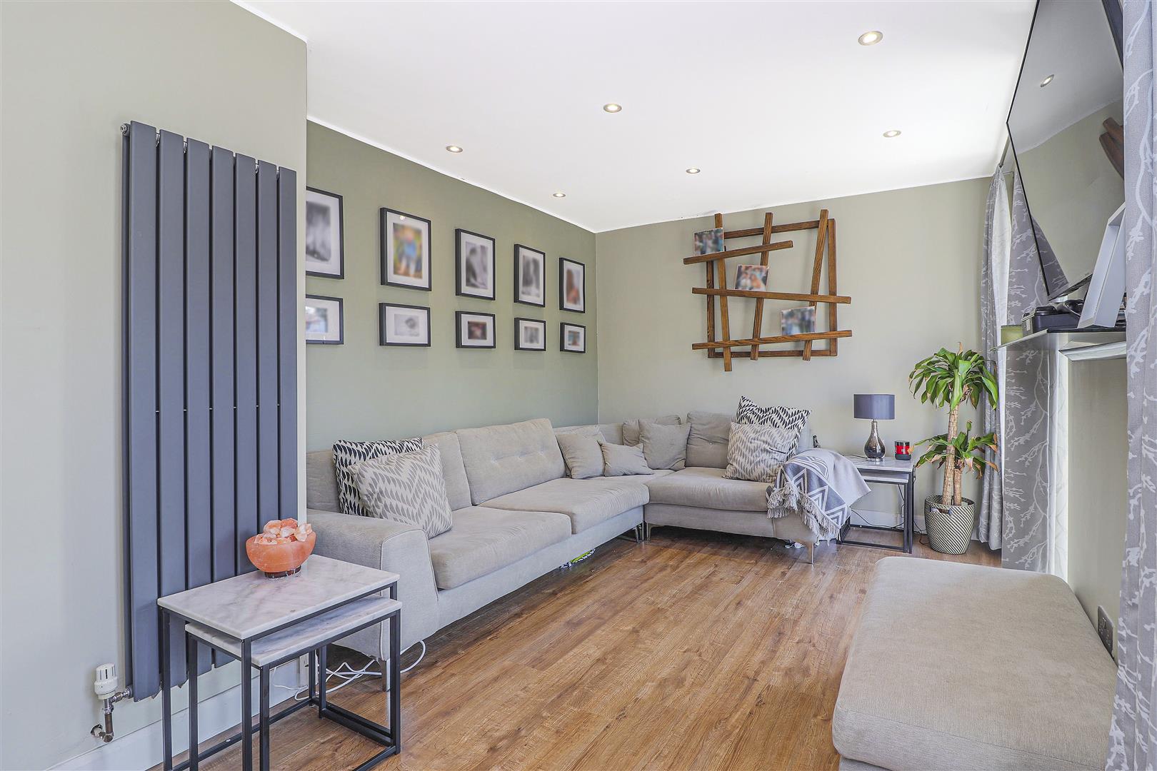 4 bedroom Townhouse for sale in Hoddesdon