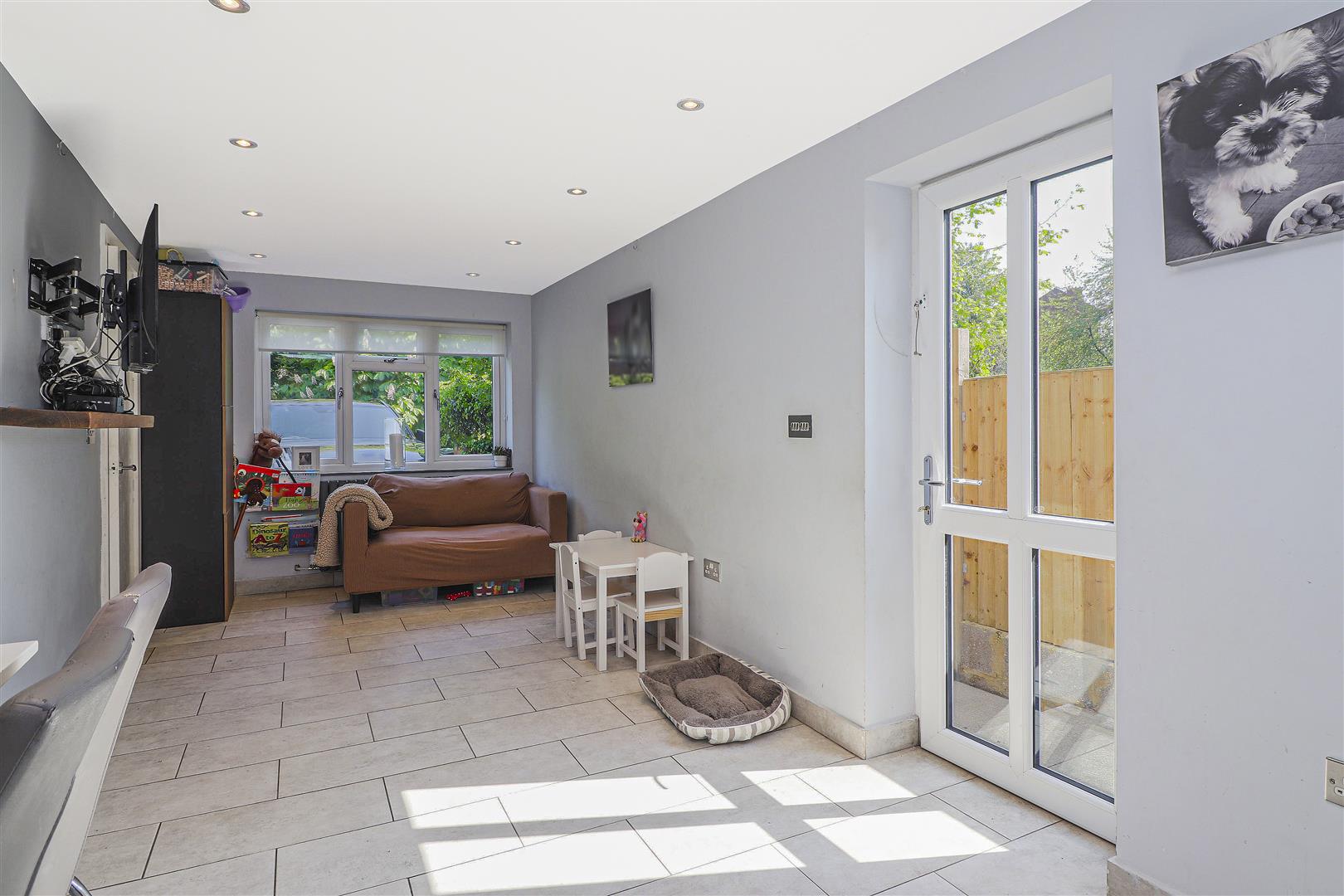 4 bedroom Townhouse for sale in Hoddesdon