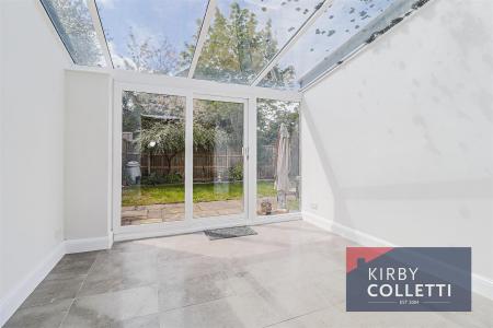 DINING ROOM/CONSERVATORY