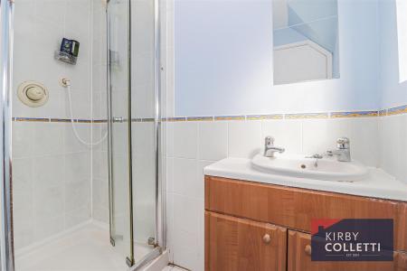 EN SUITE SHOWER ROOM TO BEDROOM THREE