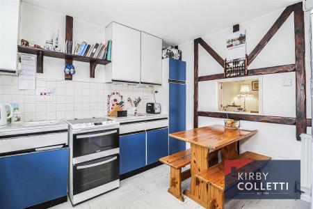 KITCHEN/BREAKFAST ROOM