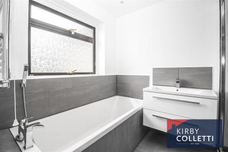 BATH/SHOWER ROOM