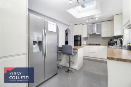 KITCHEN/BREAKFAST ROOM