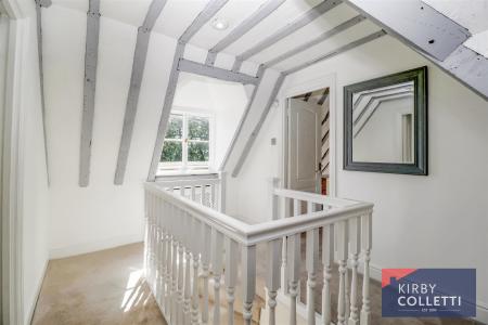 FIRST FLOOR LANDING