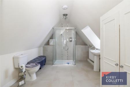 EN SUITE SHOWER ROOM TO BEDROOM ONE