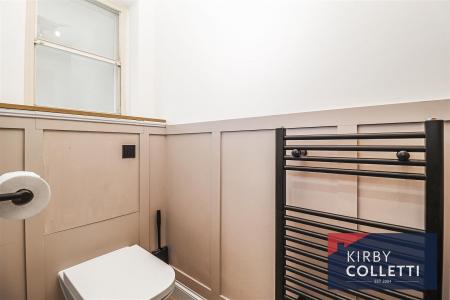 GROUND FLOOR W.C.