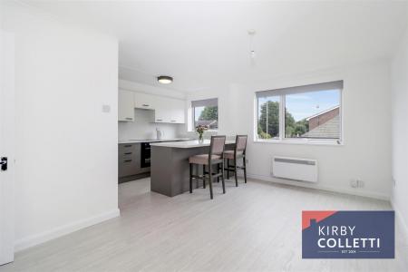 LOUNGE/KITCHEN