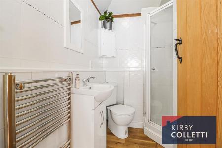 EN SUITE SHOWER ROOM TO BEDROOM ONE