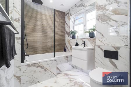LUXURY BATHROOM