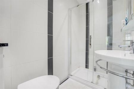 EN SUITE SHOWER ROOM TO BEDROOM FIVE