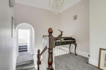 FIRST FLOOR LANDING