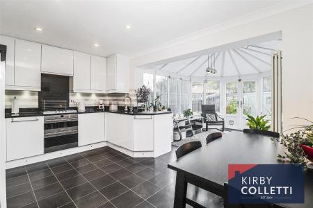 KITCHEN/DINER