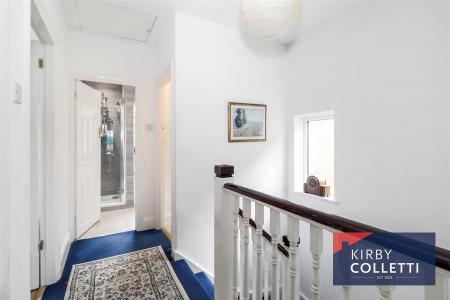 FIRST FLOOR LANDING