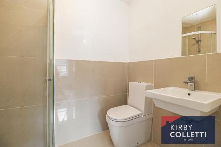 EN SUITE SHOWER ROOM