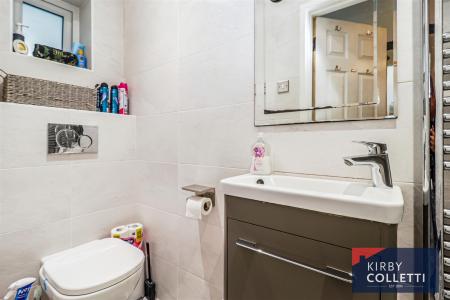 GROUND FLOOR SHOWER ROOM