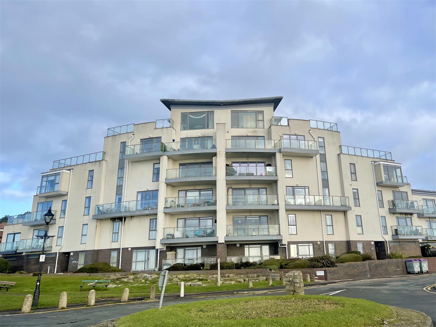 3 bedroom Apartment for sale in Barry