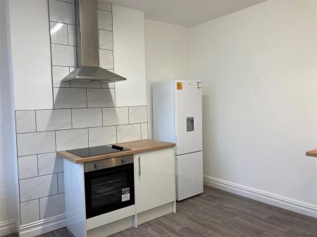 24 The Parade - kitchen 2.jpg