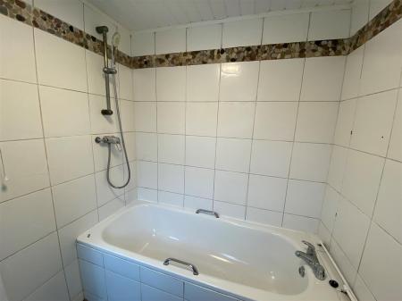 4 Lady Margaret - bathroom 2.jpg