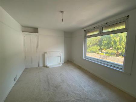 40a Station Road - living room 2.jpg