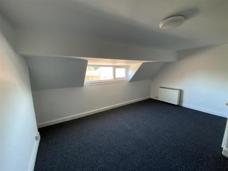 40a Station Road - bedroom.jpg