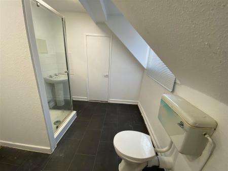 40a Station Road - bathroom 2.jpg
