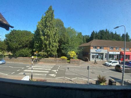 40a Station Road - view 2.jpg