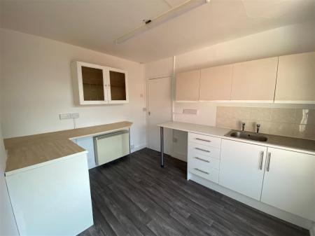 40a Station Road - kitchen 3.jpg