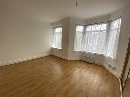 147 Gladstone Road - bedroom front 2.jpg
