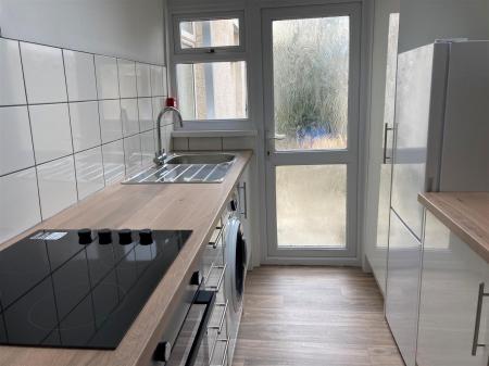 front flat, 24 The Parade - kitchen 3.jpg