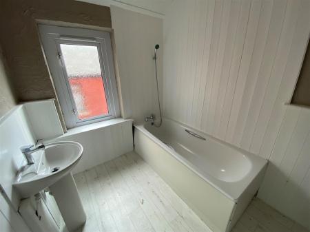 181 Barry Road FF - bathroom.jpg