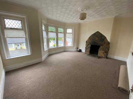 181 Barry Road FF - living room.jpg