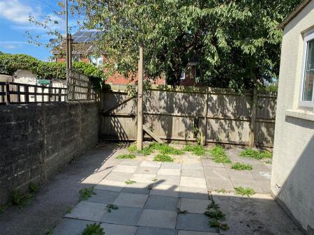 10 Dafydd Place - rear garden.jpg