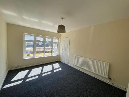 10 Dafydd Place - living room 3.jpg