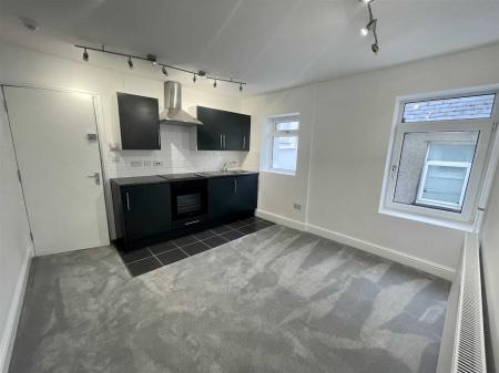 23 Kingsland Crescent - kitchen 3.jpg