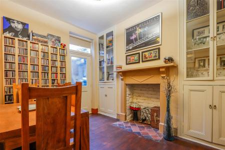 Maes Y Cwm Street_-8.jpg